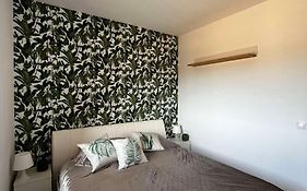Leaf Apartament Łódź prywatne miejsce parkingowe